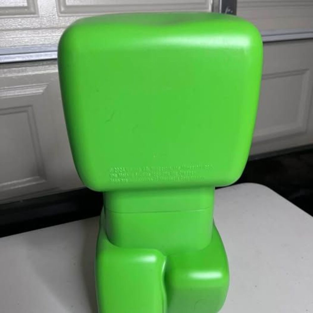 Minecraft Creeper Plastic Storage Container - Picture 3 of 5